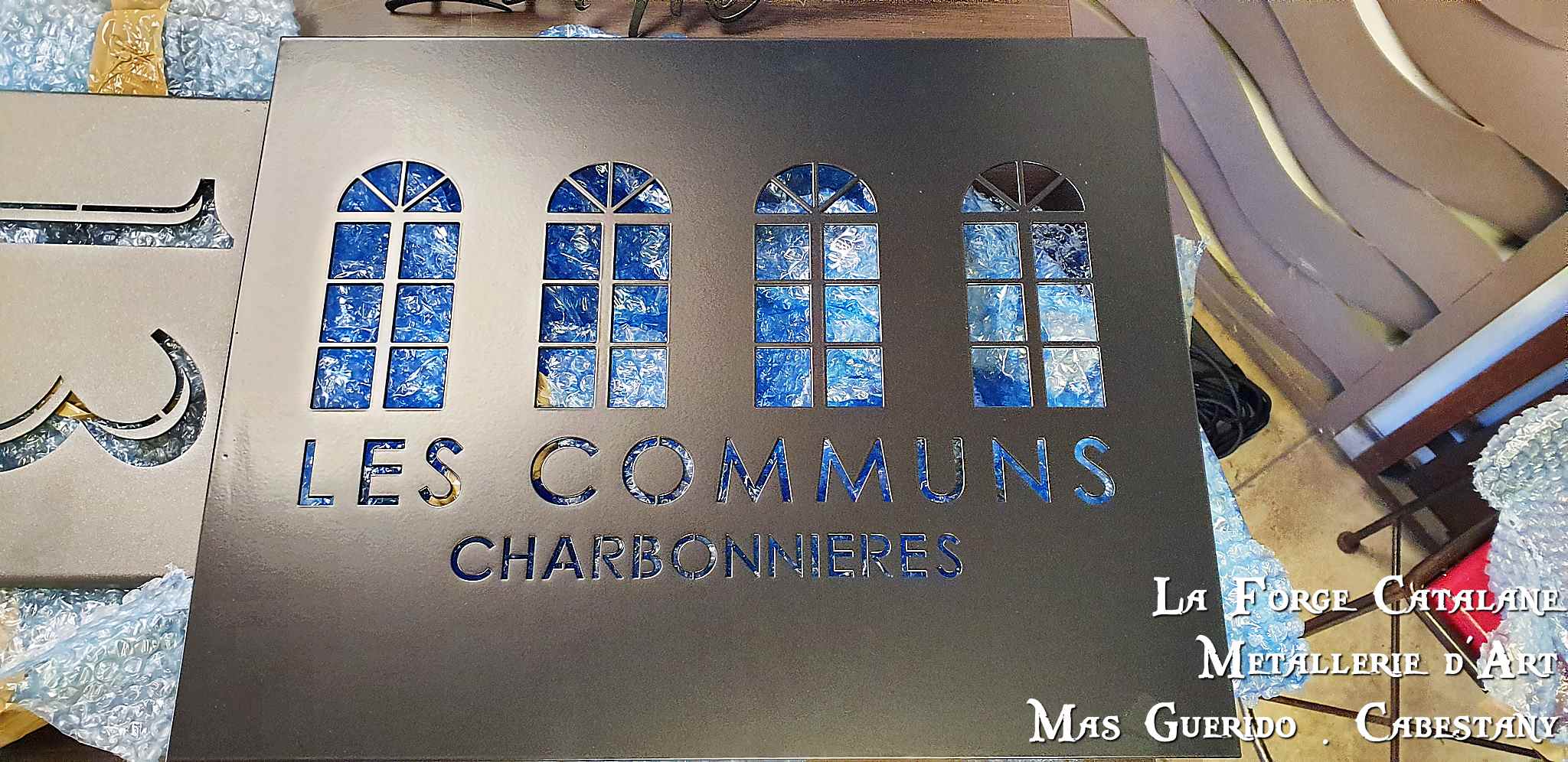 plaque nom de maison en decoupe laser  forge catalane.jpg